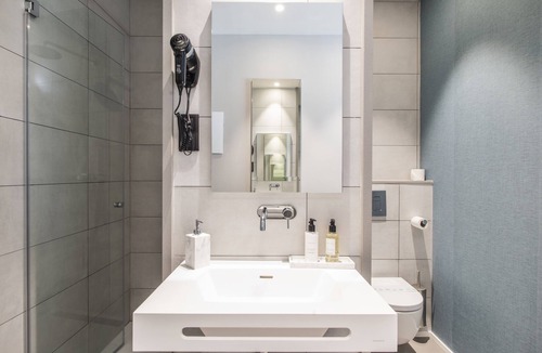 El Prat de Llobregat Hotel | Sleep & Fly