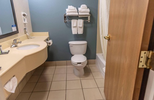 Evansville Hotel | Sleep Inn & Suites Evansville - Casper