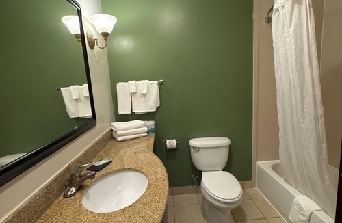 Manchester Hotel | Sleep Inn & Suites Manchester near Arnold AFB