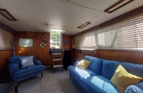 Pickering Boat Rental | Sleep on a boat :) Enjoy your summer adventure on this classic YACHT 43 foot