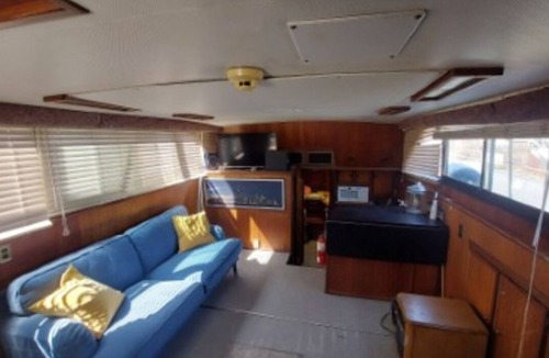 Pickering Boat Rental | Sleep on a boat :) Enjoy your summer adventure on this classic YACHT 43 foot