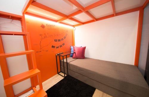 Zhongzheng Hostel | SleepBox Hostel