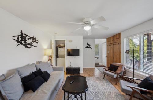 North Creek House | Sleeping Bear Cozy Corner End Unit