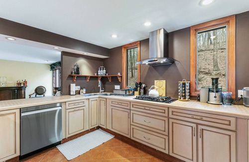 Hamden House | Sleeping Giant Getaway w/Swim Spa/Tonal/Peloton
