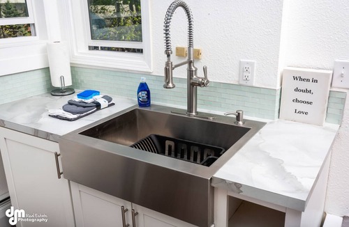 Huffman - O' Malley Apartment | Sleeping Lady Mountain View(The WOW Factor) Suite