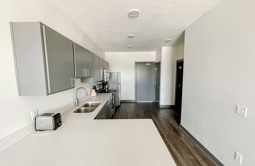 West Des Moines Apartment | Sleepover | Alluring 1BD/1BA - Des Moines