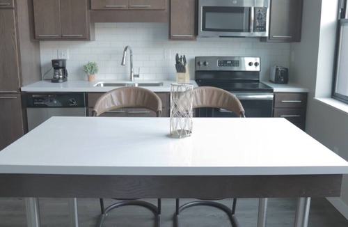 Downtown Des Moines Apartment | Sleepover | Chic 1BD/1BA - Downtown Des Moines