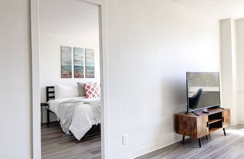 Walnut Hills Apartment | Sleepover: Cityscape 1BD/1BA + Gym - Downtown Cincinnati