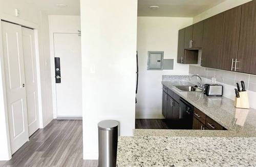 Cincinnati Apartment | Sleepover | Elite 1BD/1BA + Gym - Cincinnati