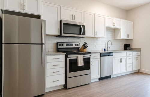 Des Moines Apartment | Sleepover | Prime 1BD/1BA - Downtown Des Moines