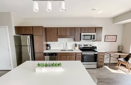 Downtown Des Moines Apartment | Sleepover: Unmatched 1BD/1BA - Downtown Des Moinesn