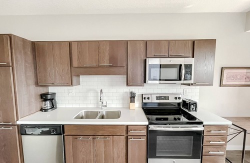 Downtown Des Moines Apartment | Sleepover: Unmatched 1BD/1BA - Downtown Des Moinesn