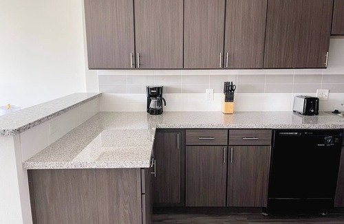 Corryville Apartment | Sleepover | Vibrant 1BD/1BA + Gym - Cincinnati