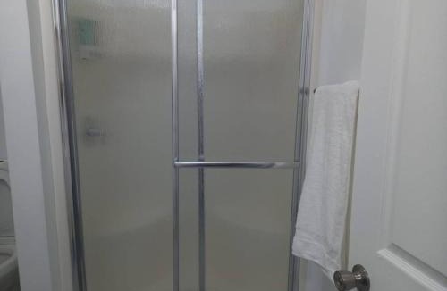 Fellowship House | Sleeps 10 - 4BR - 2BA - 2 King 4 Twin - Near - WEC Silver Springs Zipline