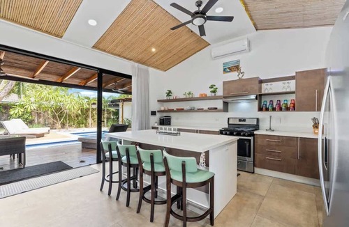 Tamarindo House | Sleeps 10 | Private Pool + Casita near Tamarindo