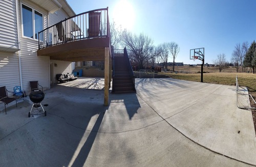 Grimes House | Sleeps 10, spacious home w/1 acre yard, 4 Bedrooms