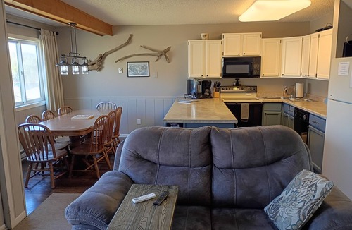 Upson Cabin | Sleeps 12 4BR/3BA Ski-in/Out Condo WiFi/AC/Lake/ATV/Hike/Snowmobile-Dog Friendly