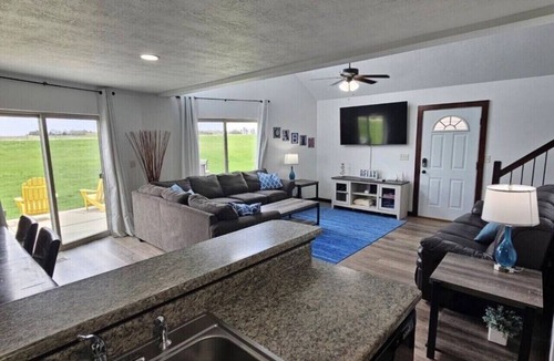 Arnolds Park House | Sleeps 12! Family Fun Cabin w/Game Room, Waterpark Passes & Golf Cart