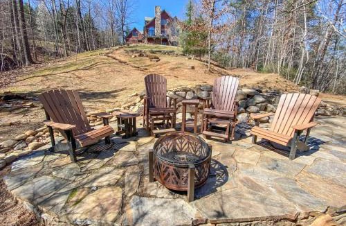 Mill Spring House | Sleeps 12 Hot Tub Private Dock Kayaks Dogs Welcome