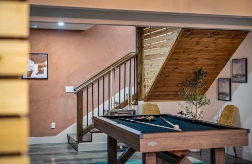 Greer House | Sleeps 13 Saltwater Pool Fully Fenced in Yard