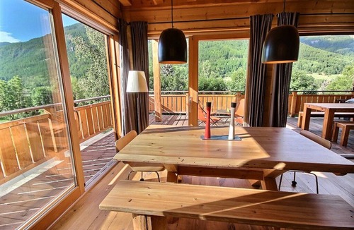 Le Serre Barbin Apartment | Sleeps 14. Charming and prestigious apartment in Serre Chevalier