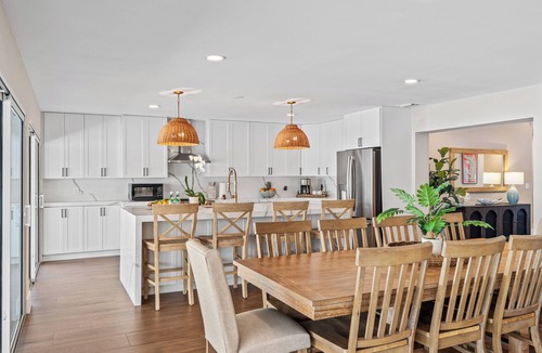 West Palm Beach House | Sleeps 16! Heated Pool+Pickleball+MiniGolf+Firepit