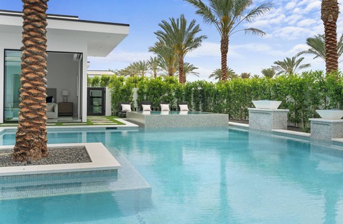 Indio Villa | Sleeps 17 Private Pool + Hot Tub + Pickleball Court Near La Quinta | Bravo