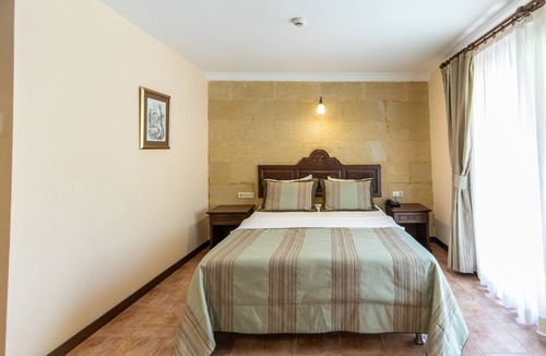 Yaliciftlik Apartment | Sleeps 2, Modern Apartment with Shared Pool - AWZ 304