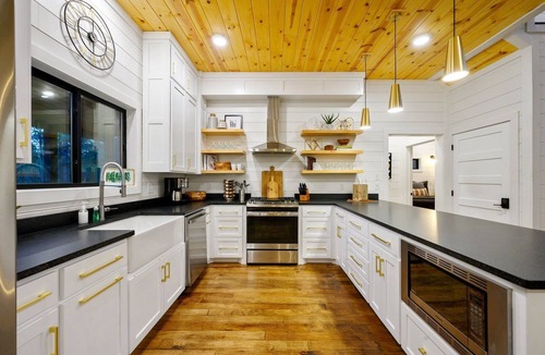 Hochatown Cabin | Sleeps 20, Heated Pool, Luxury