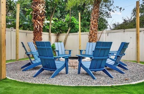 Largo House | Sleeps 21 | Heated Pool, Spa, Mini Golf & Games