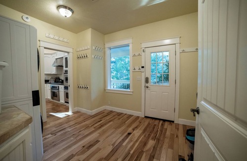 Eugene House | Sleeps 24 Forest Sauna Massage Chair