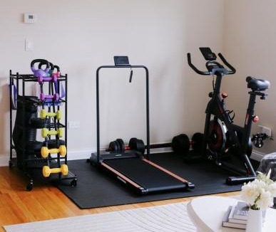 Irving Park East House | Sleeps 26 Modern Multi-Unit Gym Workspaces