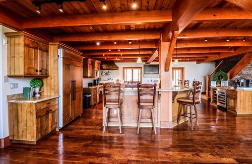 Brian Head Cabin | Sleeps 28- Completely updated with swim spa/bunk room/85" TV's & More!