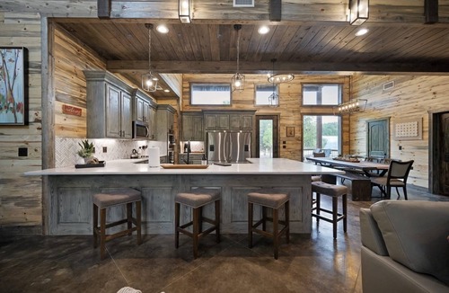 Broken Bow Cabin | Sleeps 36, Luxury Cabin on Creek Game Room, HotTub, playset, privacy, paved road