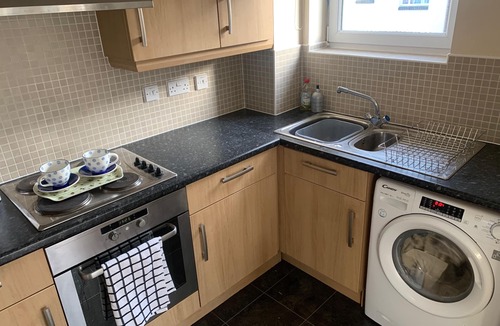 Tatenhill Apartment | Sleeps 4/6 pet Friendly Parking nr Nec/warwick uni