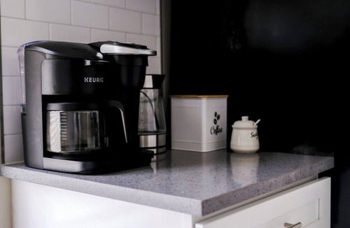 Irving Park East Apartment | Sleeps 4 New Modern 1BR Private Workspace