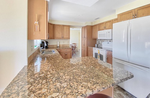 Oakland Hills Villa | Sleeps 6, full refund*, NO pool.