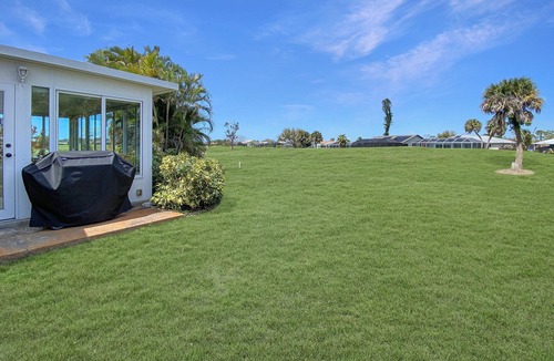 Oakland Hills Villa | Sleeps 6, full refund*, NO pool.