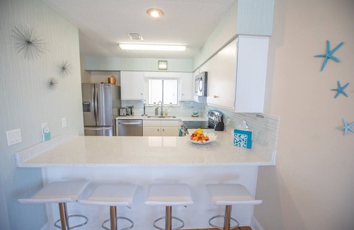 Navarre Beach Condo | Sleeps 6! NEWLY REMODELED