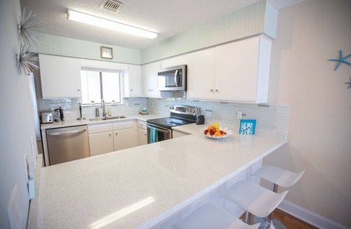 Navarre Beach Condo | Sleeps 6! NEWLY REMODELED