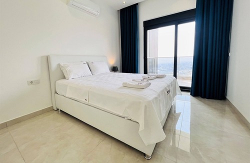 Kargicak Villa | Sleeps 8 Comfortable and Modern Villa - AWZ 282