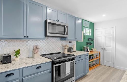 Leander Apartment | Sleeps 8 Modern 3BR Leander Coffee Bar & Yard
