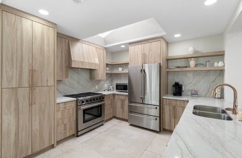Coronado House | Sleeps 8 | Pool | Centrally Located Oasis