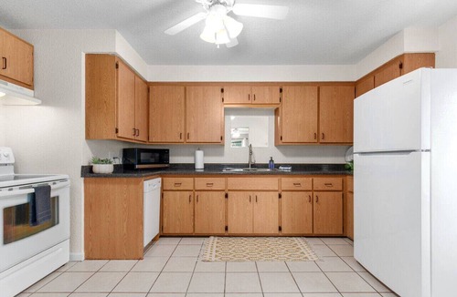 Sheboygan Apartment | Sleeps 8 & Spacious!