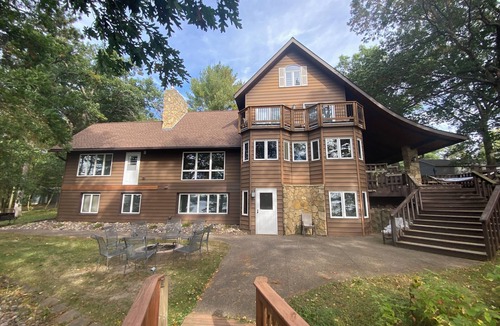 Amery House | Sleepy Deer Chalet! Spacious, Well-Appointed home on Beautiful Lake Wapogasset!