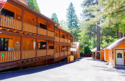 Crestline Hotel | Sleepy Hollow Cabins and Hotel