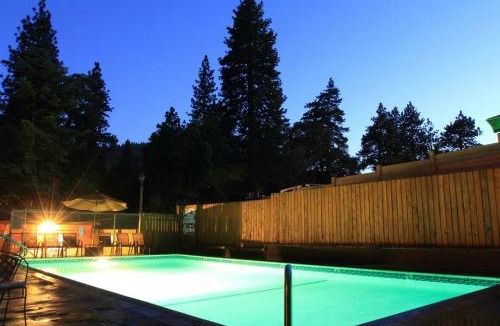 Crestline Hotel | Sleepy Hollow Cabins and Hotel