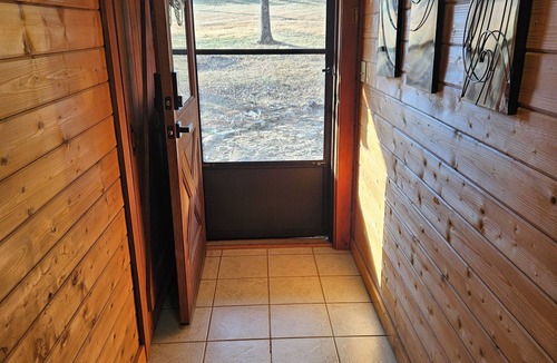 Rutherfordton Cabin | Sleepy Meadows a Quiet 3 bedroom cabin retreat in the foothills of Rutherfordton