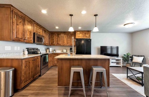 Vineyard Apartment | Sleepy Ridge Apt, Self Check-In, Parking