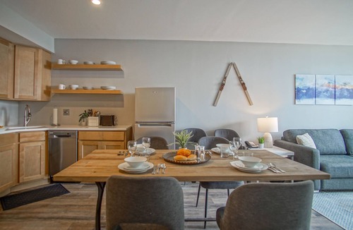 Edray Condo | Slope Side! 2 Bed 2 Bath Expedition Station 201